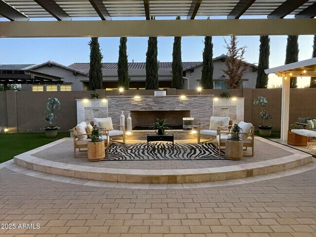 Building Photo - 2351 E Cherrywood Pl