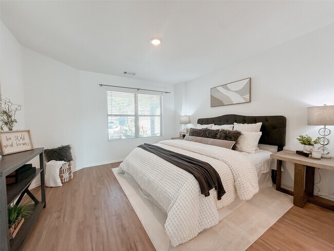 Building Photo - 22166 Birchfield Grv Ln