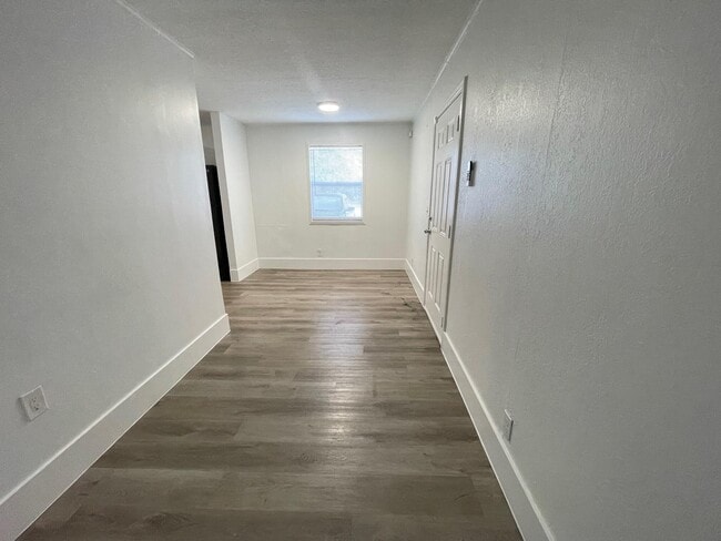 Building Photo - 754 Date Palm Dr