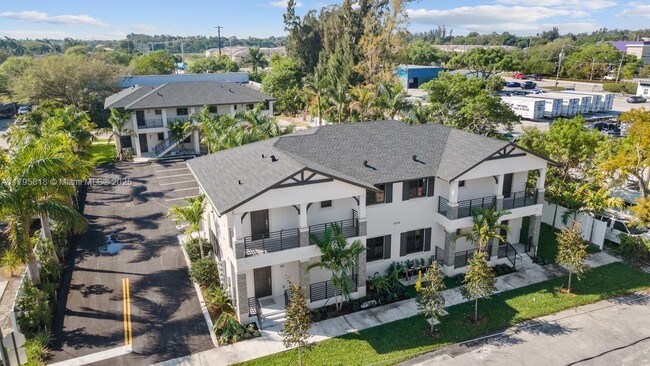 Primary Photo - 5745 SW 44th Ct