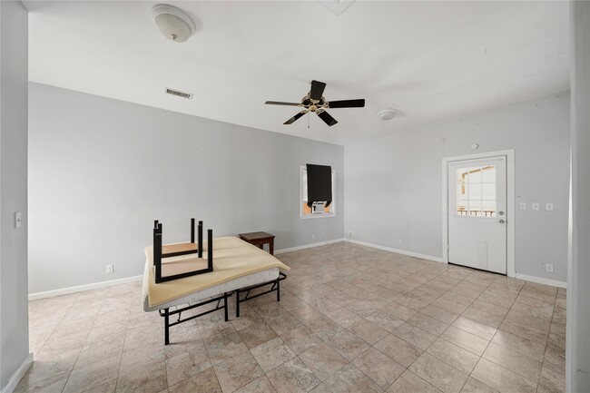 Building Photo - 1510 Truxillo St