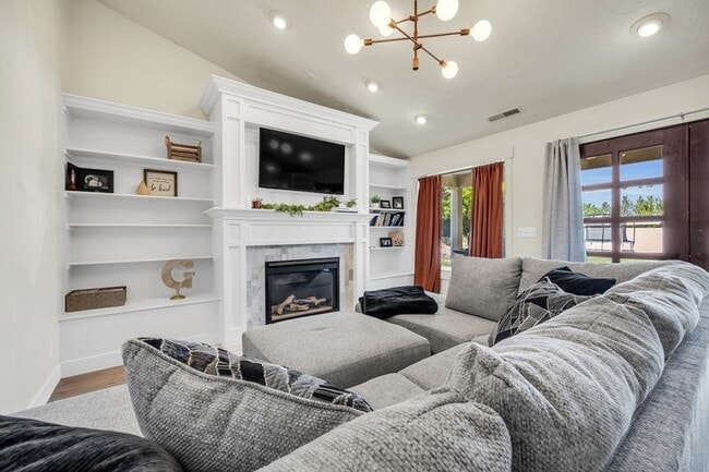 Building Photo - 13944 S White Tail Cv