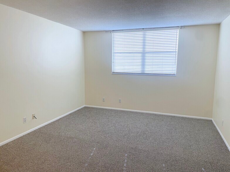 Master Bedroom - 6161 NW 2nd Ave