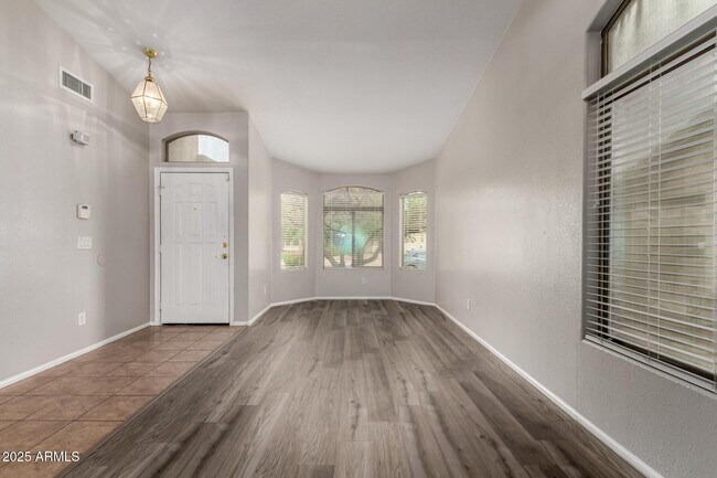 Building Photo - 8003 S 48th Dr