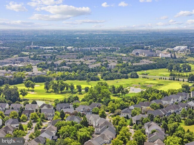 Building Photo - 43550 Riverpoint Dr