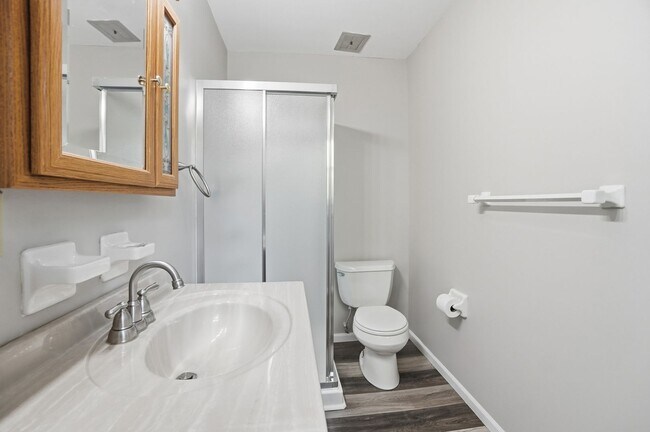 Building Photo - Three Bedroom Home with Great Outdoor Entertainment Space!