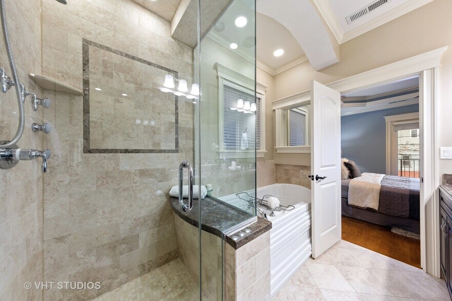 Primary Bathroom - 3247 N Clifton Ave