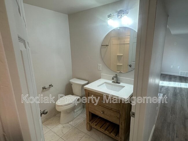 Building Photo - 1028 E Bigelow Ave