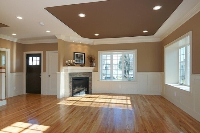 Building Photo - 276 Waverley Ave