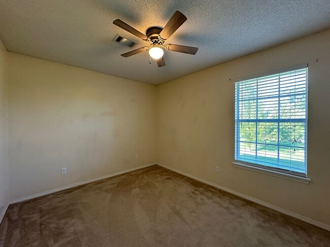 Building Photo - 2713 S.87th Drive-