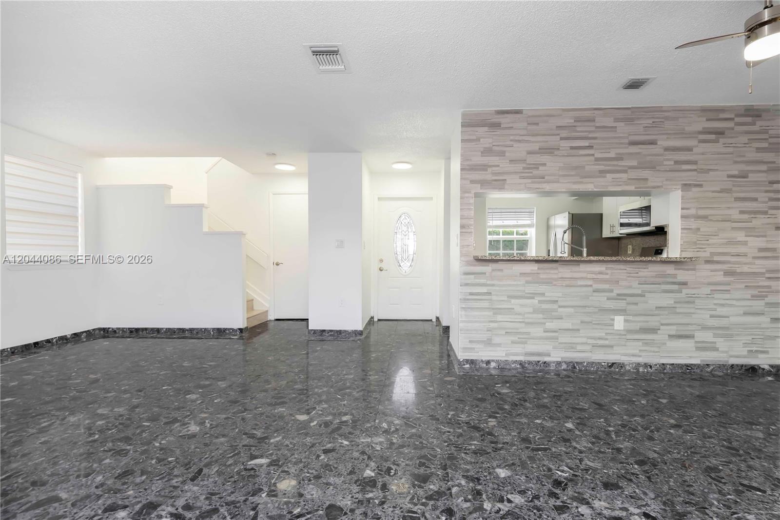 Building Photo - 9044 SW 148th Ct