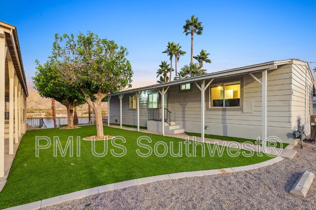 Building Photo - 437 Riverfront Dr