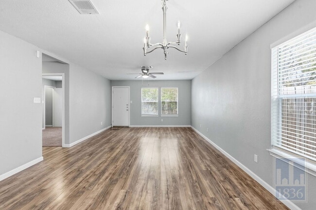 Building Photo - 1612 Sylvia Ln