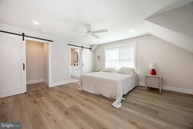 Building Photo - 209 Namar Ave
