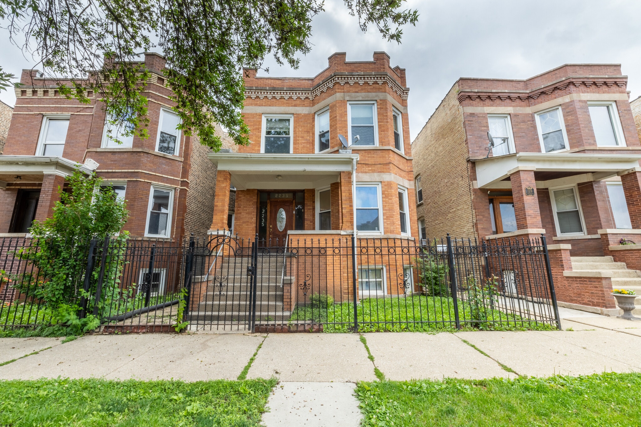 Building Photo - 2235 N Springfield Ave