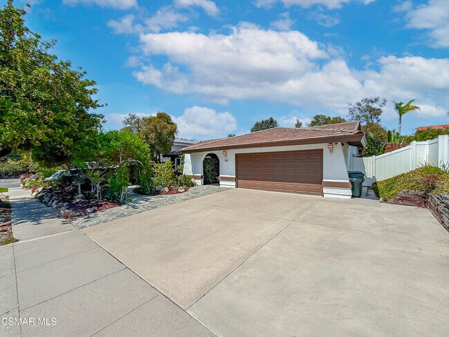 Building Photo - 360 N Greenmeadow Ave