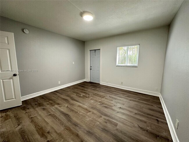 Building Photo - 1400 NE 56th St