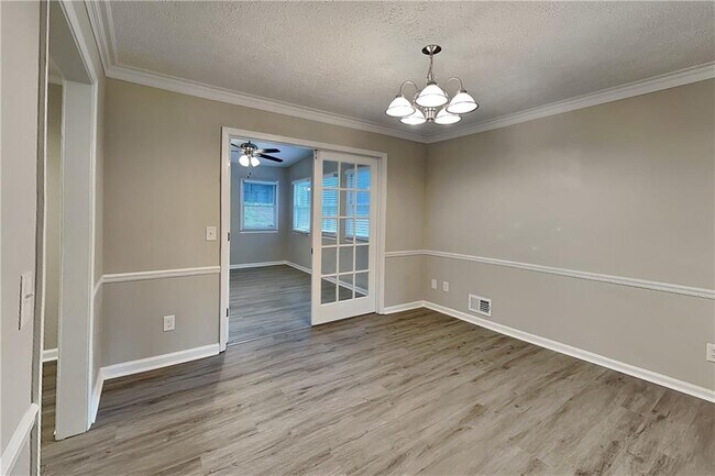 Building Photo - 2090 Moccasin Way