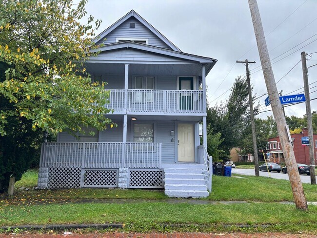 Primary Photo - 2069 W 98th St