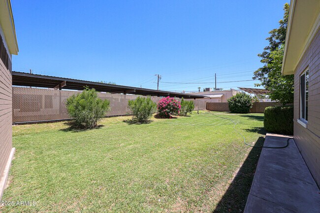 Building Photo - 4635 N 11th Pl