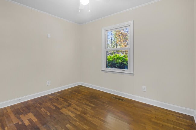 Building Photo - 3504 Powell St