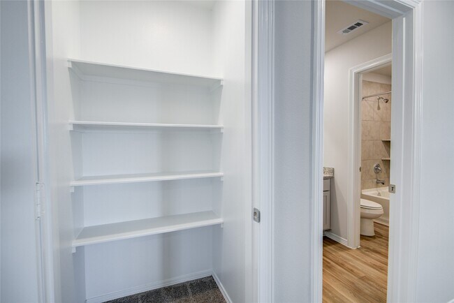 Building Photo - 5722 Fresh View Ct