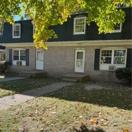 Building Photo - 1267 Rosewood Dr NE