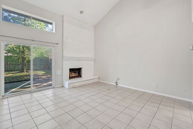 Building Photo - 16722 Shrub Oak Dr