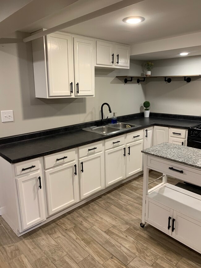 Building Photo - 2122 Kenilworth Ave