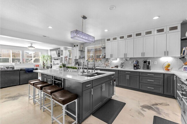 Building Photo - 469 Partridge Ln