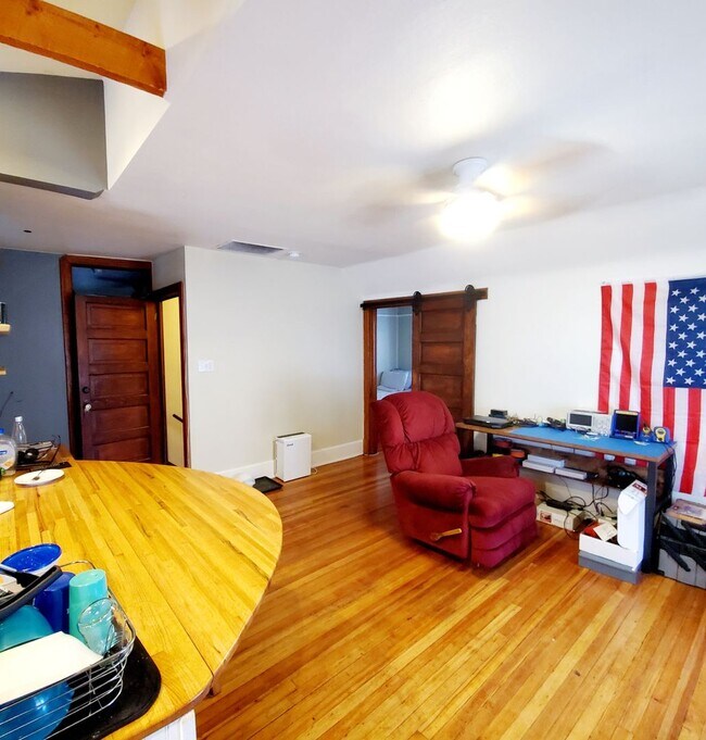 Building Photo - 719 Remington St