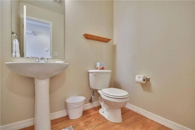 Building Photo - 23 Sage Creek Rd