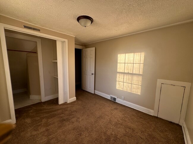 Building Photo - 2509 Erskine Blvd