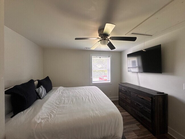 Building Photo - 4 Donaldson St