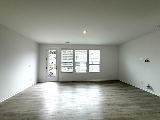 Building Photo - 2310 Donnelly Hls Ln
