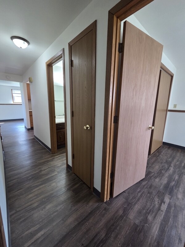 Building Photo - 324 Joseph St