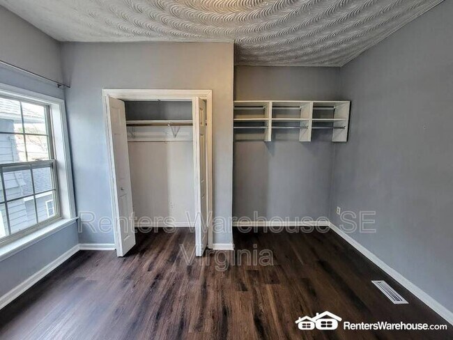 Building Photo - 1026 25th St