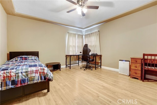 Building Photo - 10915 White Oak Ave