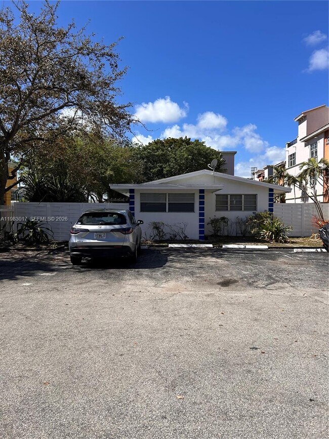 Building Photo - 1019 NE 17th Terrace