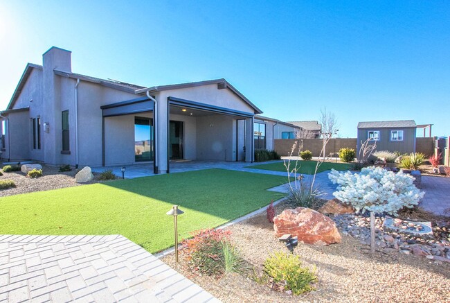 Building Photo - Granite Dells Home with Casita