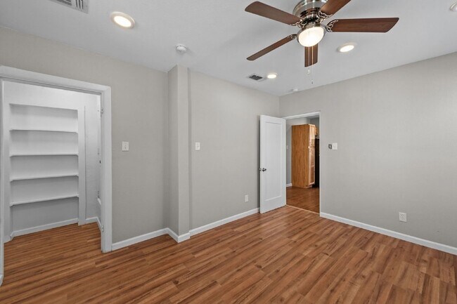 Building Photo - 3772 W 6th St