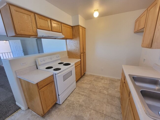 Building Photo - 3 Bedroom Home in Bullhead City
