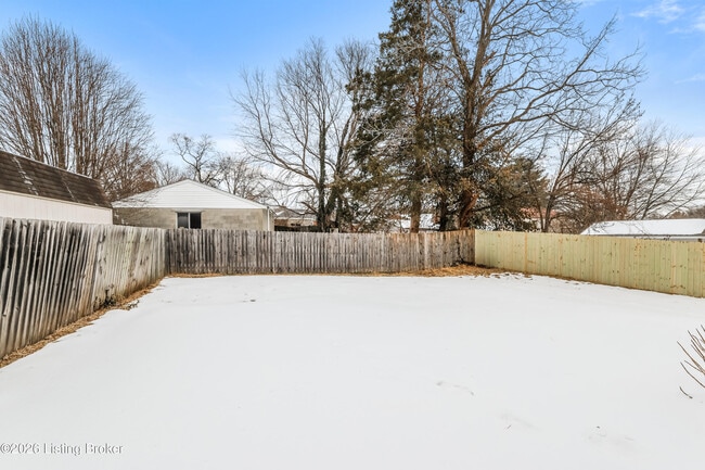 Building Photo - 8509 Gainsborough Dr