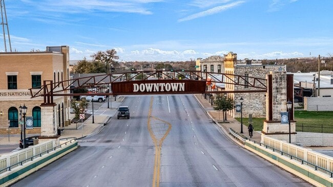 Building Photo - 264 Pullman Ct