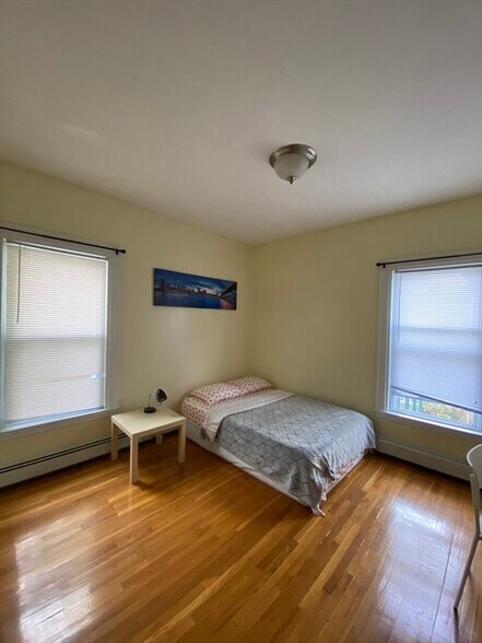 Building Photo - 45 Bayard St