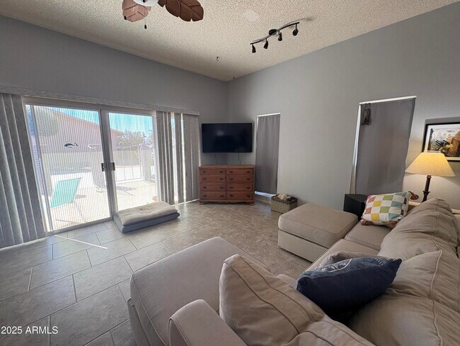 Building Photo - 16425 N Orchard Hills Dr