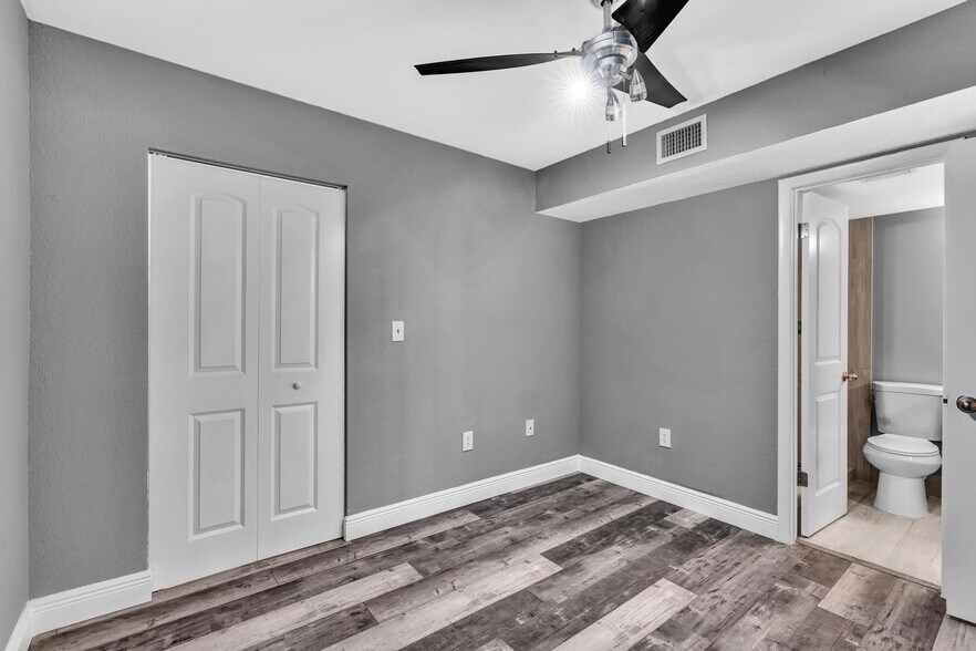 Building Photo - 2850 N Oakland Forest Dr