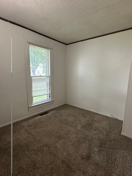 Building Photo - 528 Niagara St