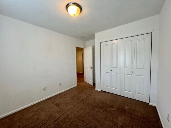 Building Photo - Tumwater 3 BD + Office Space - Move-In Special!