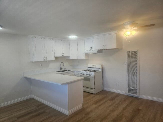 Building Photo - 14323 Haynes St